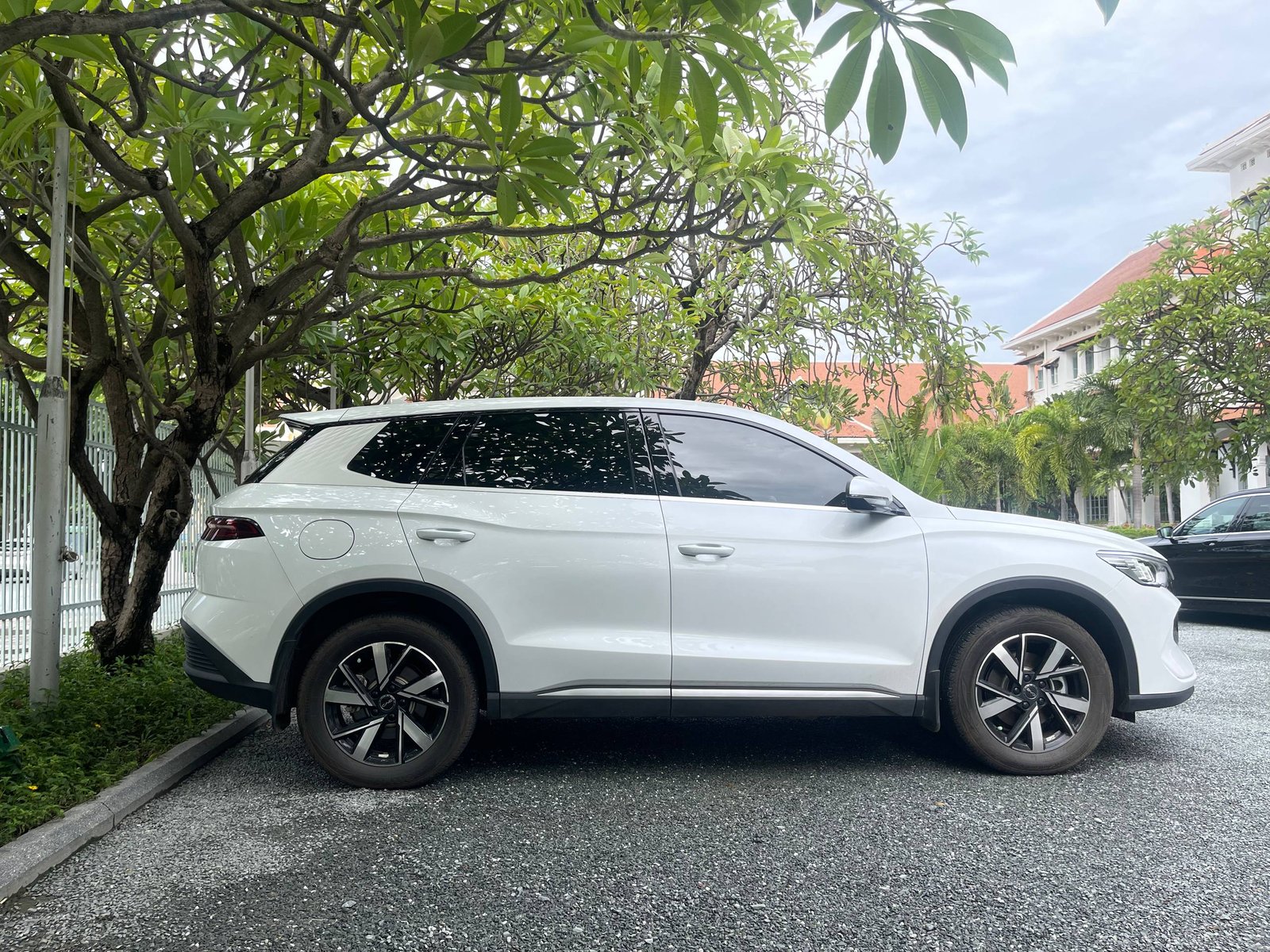 A private taxi from Phnom Penh to Kampot is the best choice for travelers who want comfort, safety, and affordability. With English-speaking drivers, door-to-door service, and flexible timing, your journey becomes easy and enjoyable.