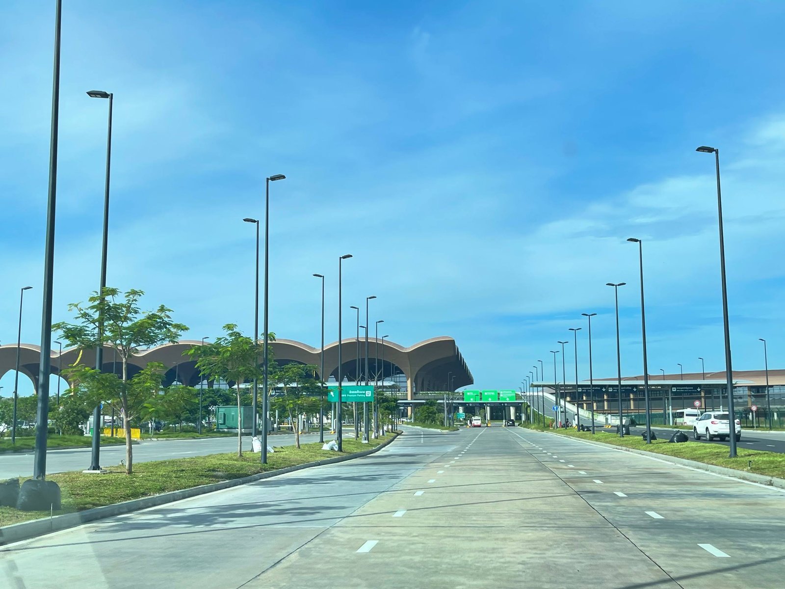 Make your journey between Techo International Airport (KTI) and Phnom Penh hotels smooth and worry-free. Choose our private taxi service for a safe, comfortable, and affordable airport transfer experience in Cambodia.