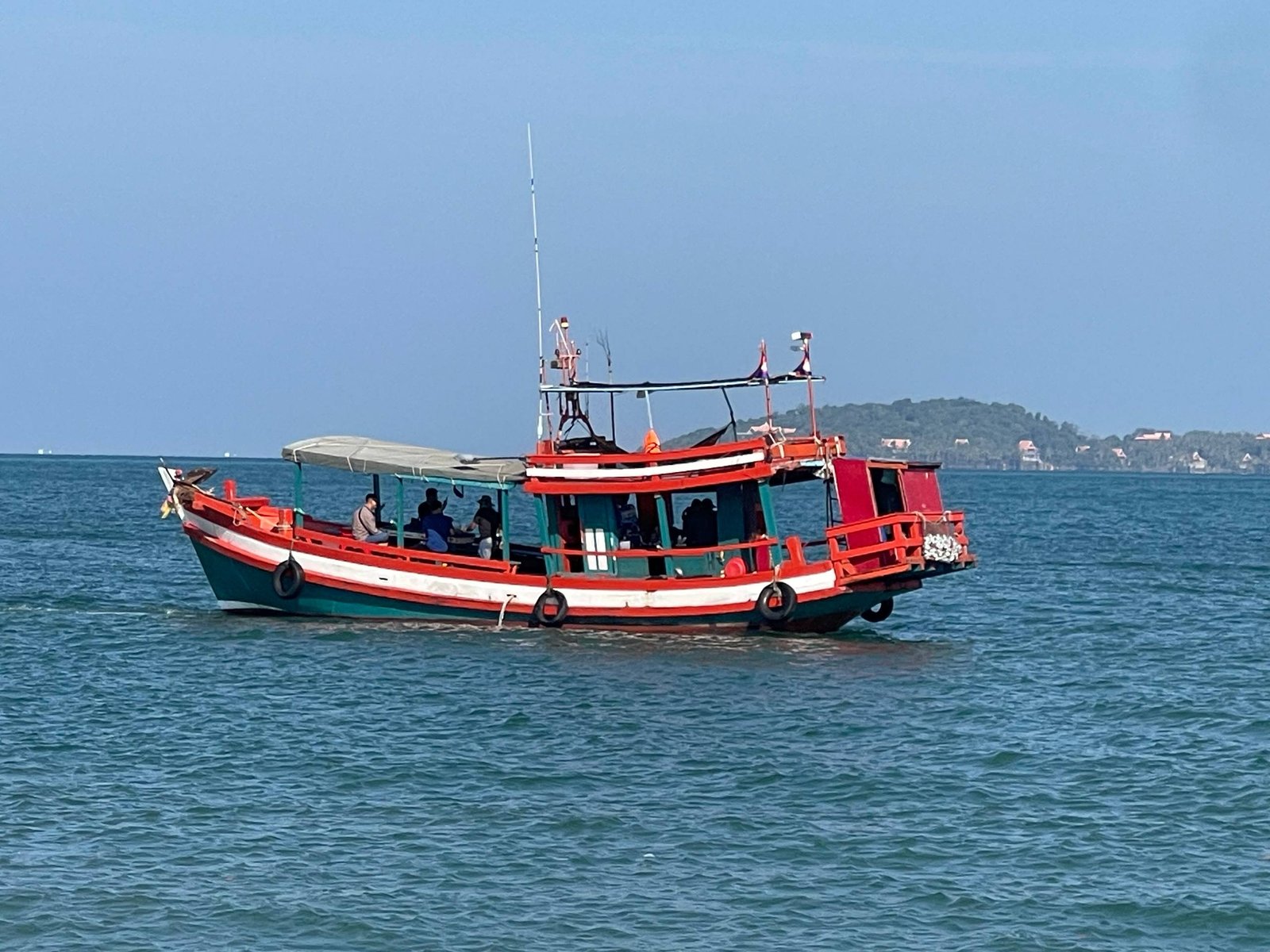 A private taxi from Phnom Penh to Kep is the most convenient and comfortable way to travel. With English-speaking drivers, safe service, affordable prices, and door-to-door pickup, your journey becomes smooth and enjoyable.